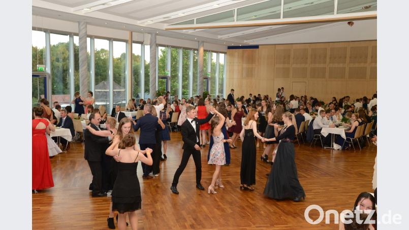 Das Tanzparkett ist beim Abiturball stets gut besucht. bey