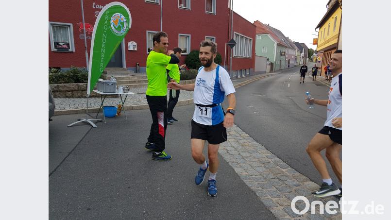 Einlauf des Etappensiegers Eduard Rose. Bild: gi GI