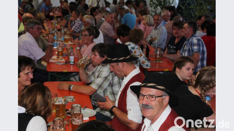 Oktoberfeststimmung herrschte am Samstagabend im gut gefüllten Festzelt. kro