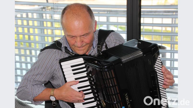 Viktor Ehlscheid umrahmte die Feierstunde mit seiner Musik. kro