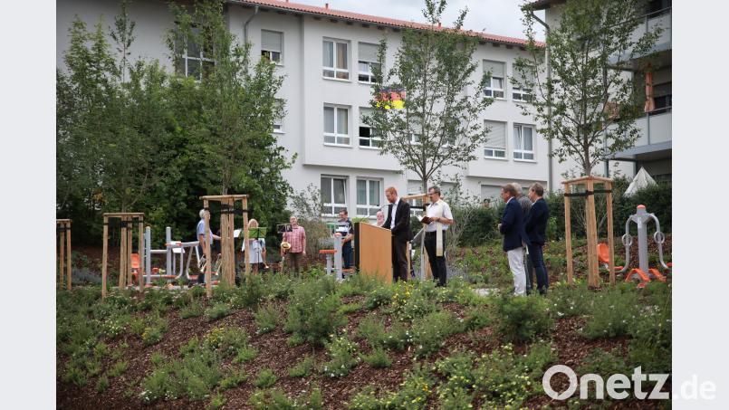 Pfarrer Martin Besold und Pfarrer Christoph Zeh nahmen die kirchliche Segnung vor. NJN