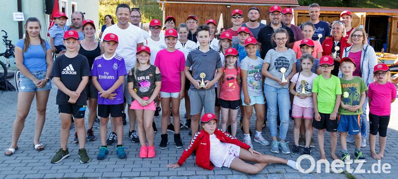 Einige der Teilnehmer, die an der Fahrradtour des Handballvereins viel Spaß hatten. exb