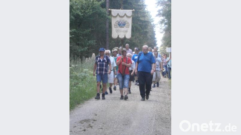 Die Wallfahrer auf dem Kreuzweg zwischen Horlach und dem Schafsteg. Luitpold Dietl