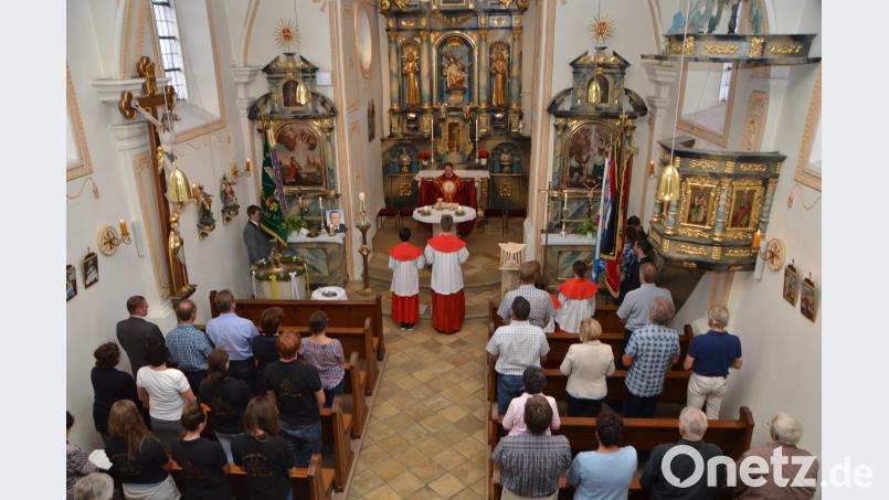 Man kann aus dem Zweifel zu einer tiefen Glaubensüberzeugung gelangen und Thomas ist dafür das beste Beispiel, vernehmen die Gläubigen beim Kirchenpatrozinium mit Dekan Alexander Hösl am Freitagabend. dob