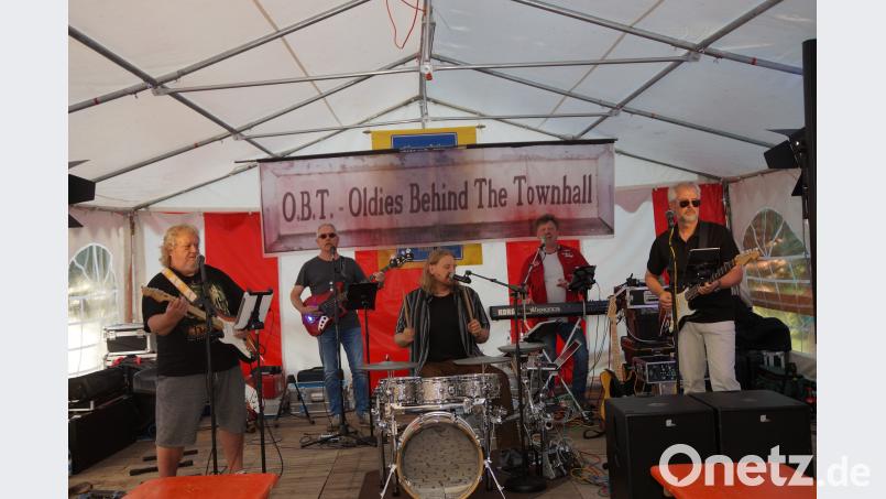 Die bekannten Songs der Beatles, Stones, Lords, CCR, Eagles und anderer Größen der Rock- und Beatzeit ließ die Band "O.B.T." aufleben. WEU