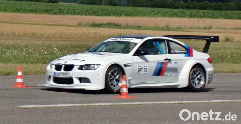 BMW-M3-Power beim 3. Flugplatzslalom des AC Kirchenthumbach auf dem „Rosenthal-Airfield“ in Speichersdorf. Dessen Fahrer Andreas Krämer (MSC Marktredwitz) holt damit den Gesamtsieg. Brendel, Hubert (BR)br