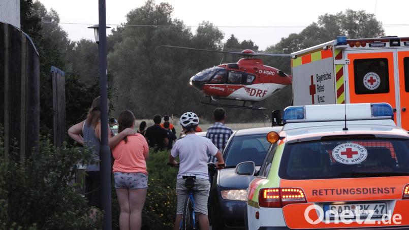 Zu einem schweren Arbeitsunfall kam es am Montagabend in Teublitz. Ein junger Mann wurde bei Abrissarbeiten von einer umfallenden Mauer erfasst. Auer, Alexander