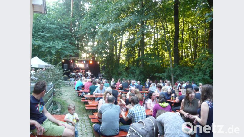 Die Band 4 Promill begeistert auf dem Pfadfinder-Parkfest mit Classic Rock. sgg