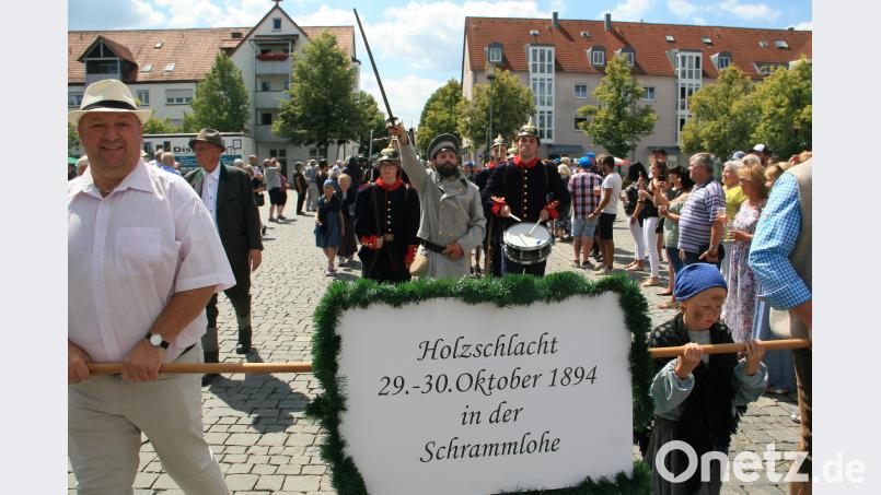 Rund 120 Gruppen beteiligten sich am Festumzug durch die Straßen der Wiesauer Marktgemeinde. Mit dabei auch eine Delegation aus dem Nachbarort Fuchsmühl. wro