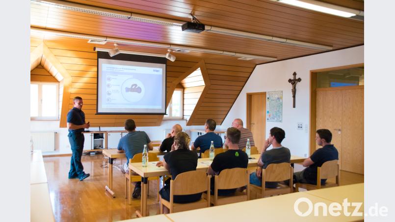 Auch Theorie gehörte zum Übungsprogramm. Michael Lang