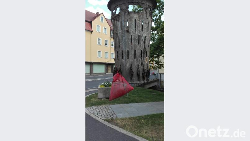 Ein Hundekotbeutel im Sinkkasten ist schöner Anblick. exb