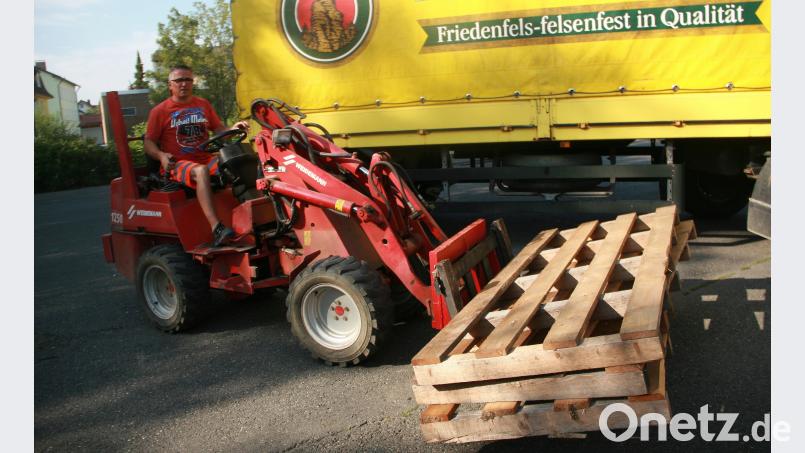 Bereits in den frühen Vormittagsstunden rollten die Räumfahrzeuge an. wro