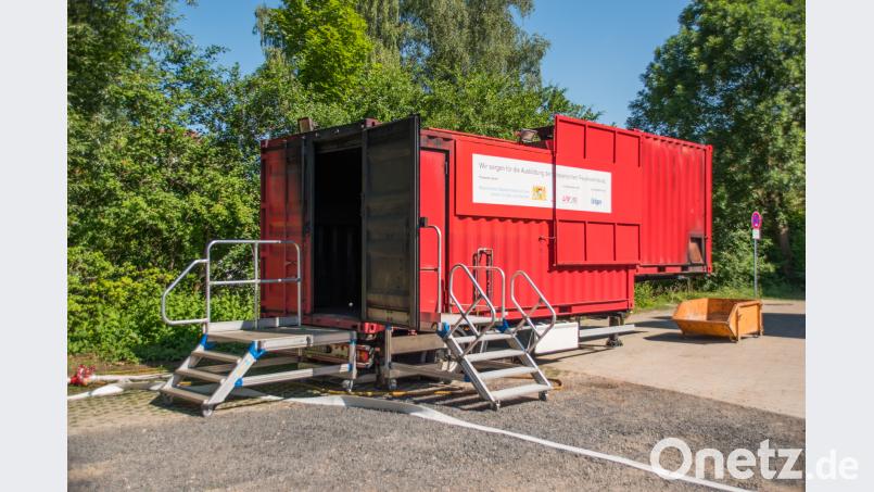 In diesem Spezialcontainer lassen sich Szenarien mit echtem Feuer trainieren - zum Beispiel die gefürchtete Rauchgasdurchzündung. Michael Lang