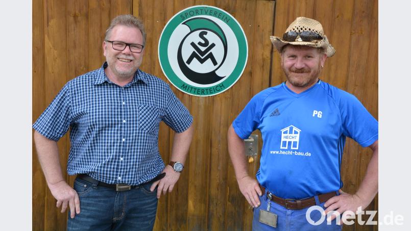 Ihr Herz schlägt seit vielen Jahren für den SVM: Die Brüder Gerhard und Peter Greim (von links) engagieren sich als 2. Vorsitzender und Platzwart. Josef Rosner