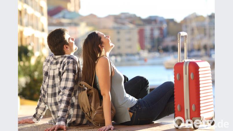 Eins ist sicher: Reisen macht glücklich. stock.adobe.com/Antonioguillem