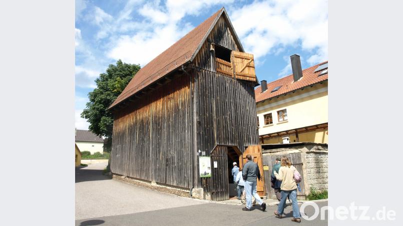In diesem ehemaligen Hopfen-Stadel befindet sich heute ein Hopfenmuseum. Harald Mohr