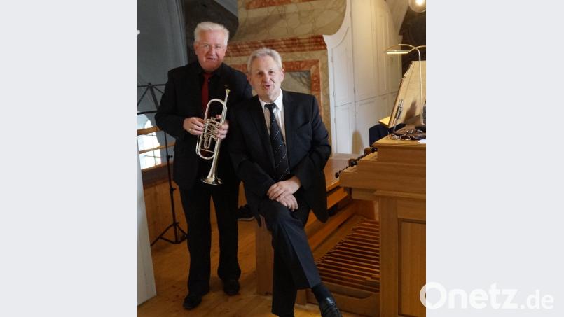 Paul Windschüttl (Trompete) und Professor Norbert Düchtel (Orgel), zwei herausragende Musiker, verwöhnten im Rahmen des Bürgerfestes in der voll besetzten Pfarrkirche die Gäste mit einem exzellenten Konzert. weu