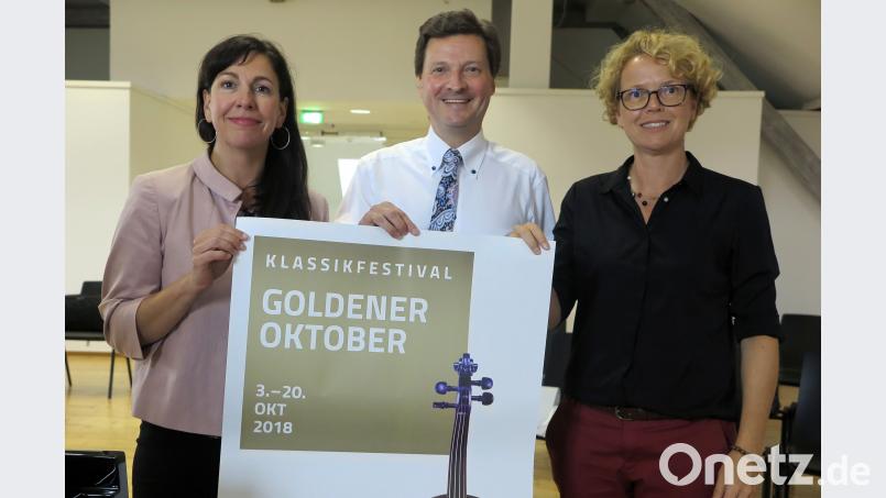 Andrea Lamest, Christoph Soldan und Susanne Lehnfeld (von links) werben für das Klassikfestival &quot;Goldener Oktober&quot;. Hirsch