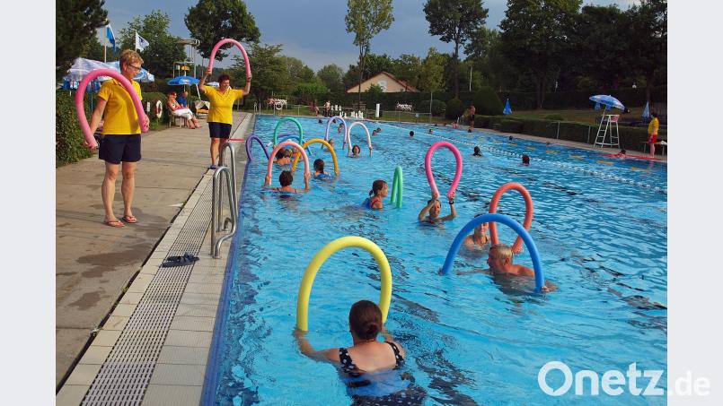Für jede Altersklasse etwas geboten: Aqua-Jogging mit der Schwimmnudel. sön