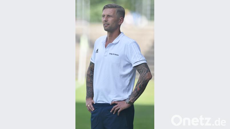 Trainer Andreas Scheler sieht seine Spieler auf dem richtigen Weg. Die SpVgg SV Weiden startet mit einem Auswärtsspiel beim Favoriten FC Sturm Hauzenberg in die Saison 2018/19 der Landesliga Mitte. Alfred Schwarzmeier