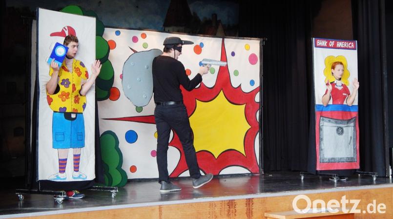 Theater auf Englisch: Spannend ging es bei der Aufführung des „White Horse Theatre“ am Gymnasium zu. Bild: exb