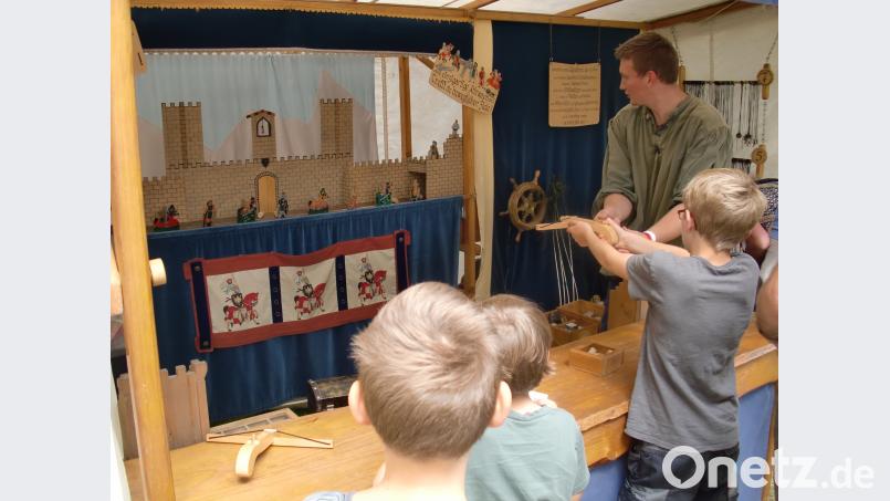 Ganz wie im Mittelalter: Wettbewerbe und Spiele für Kinder. Archiv-Bild: aub
