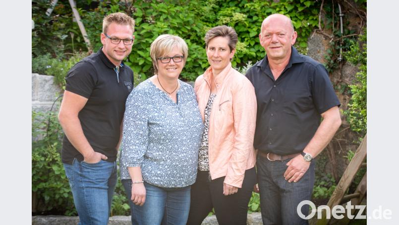 Johannes Bauer, Sandra Schmelber, Karin Pöllath und Josef Söllner (von links) steigen mit einer Typisierungsaktion in den Kampf gegen Leukämie ein. Was sie im Inneren antreibt, verraten wir unseren Lesern in loser Reihenfolge in den nächsten Wochen. soj