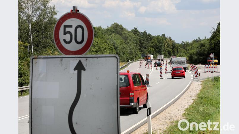 Von vier auf zwei Spuren verengt ist derzeit die B 85 im Bereich von Pittersberg. Wolfgang Steinbacher