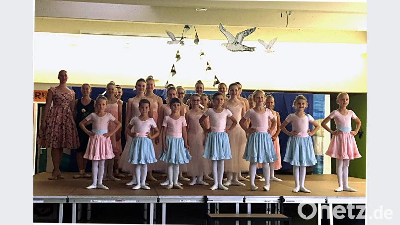 Ballettaufführung in der Grundschule Waldershof exb
