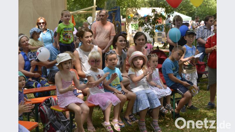 Seit 25 Jahren der Dauerrenner auf dem Kinderbürgerfest: Beim Kasperltheater sind Kinder und Eltern immer ganz vorne mit dabei. wil