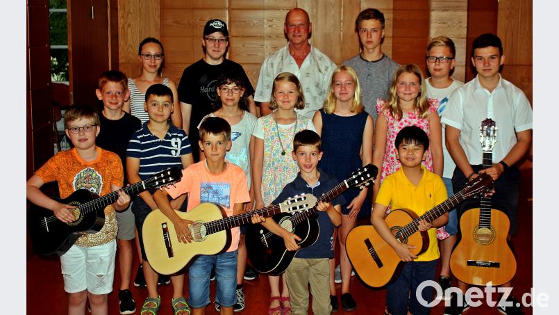 Die jungen Musiker geben beim Vorspielabend ihr Bestes und werden mit großem Applaus belohnt. R. Reinhard
