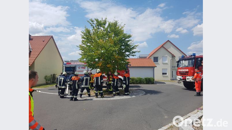 Zügig können die Einsatzkräfte, welche am Samstagnachmittag zum &quot;Brand im Gebäude mit Personen in Gefahr&quot; nach Kastl alarmiert wurden, wieder abrücken. mde