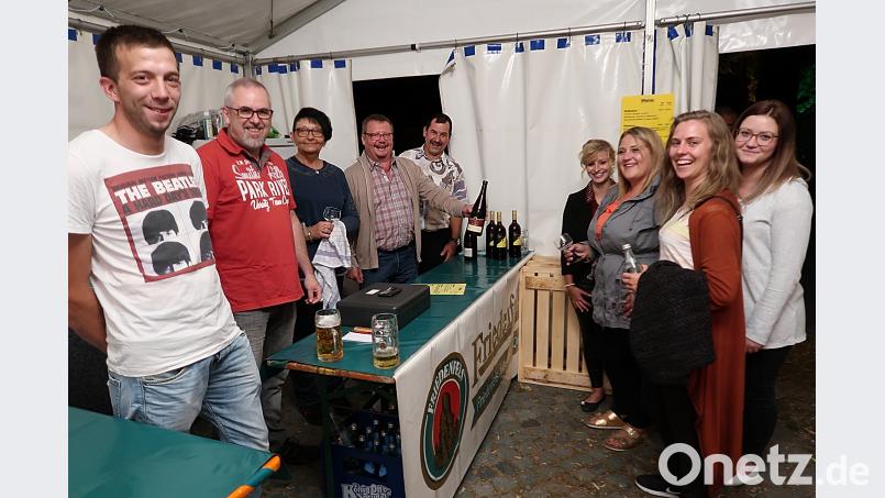 Das Weinzelt bewirtschaftete der Männergesangverein. bsc