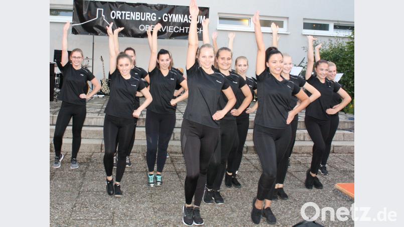 Die Tänzerinnen von Grün-Weiß beeindruckten mit dynamischen Tanzeinlagen. lg