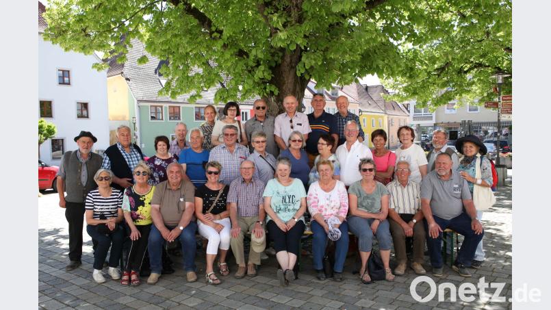 Die „Ehemaligen“ und ihre Ehefrauen genossen den Aufenthalt in Pfreimd. Bild: exb