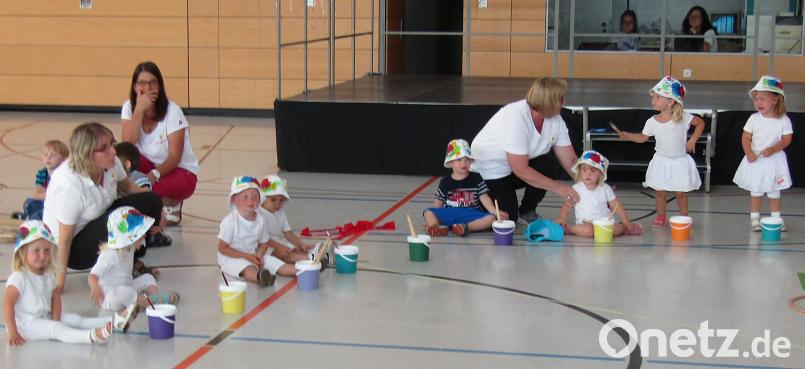 Die Kleinen mit Eimer und Schaufel. sck
