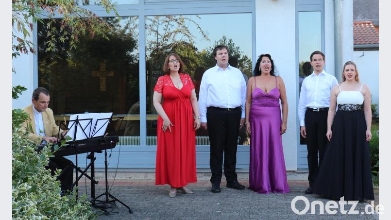 Das Ensemble sang sich schnell in die Herzen der Zuhörer. rpp