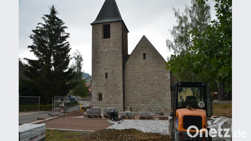 An der Kaimlinger Kirche entstehen acht neue Parkplätze. Die Maßnahme kostet 100 000 Euro. dob