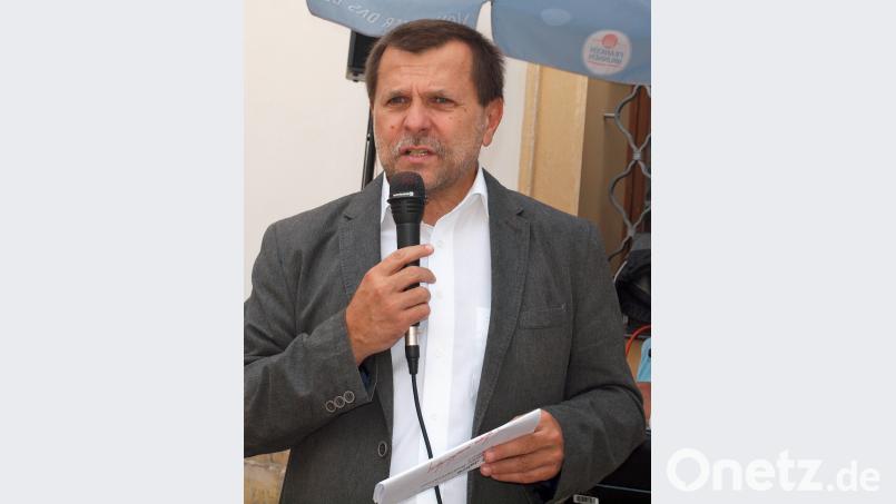 In einem Rückblick zum 30-jährigen Jubiläum der Caritas-Sozialstation Ensdorf zeigte Kreisgeschäftsführer Günter Koller deren Entwicklung auf. sön