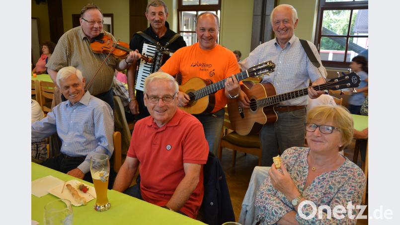 Die &quot;Zeitlos&quot;-Musiker Hannes Obermeier, Reinhardt Summer, Josef Dill und Walter Siller (von links) sorgten für einen stimmungsvollen Abend. jr