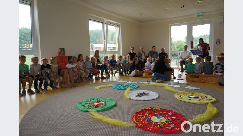 Nach umfangreichen Umbauten erhielt der gemeindliche Kindergarten den kirchlichen Segen nib