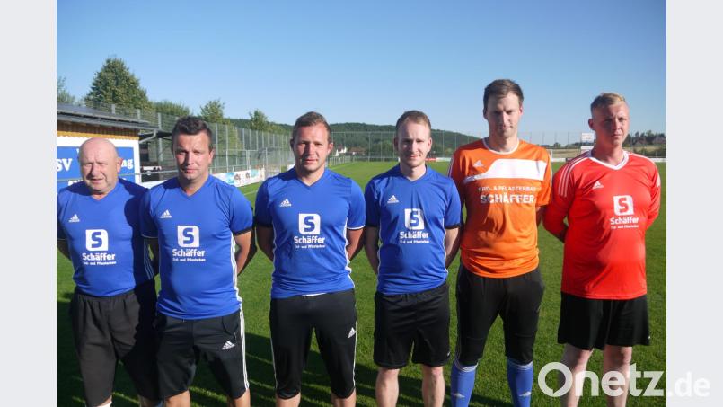 Die Raigeringer Neuzuänge (von links): Alfons Binner, Martin Kratzer, Johannes Pfab, Michael Pienz, Thomas Heldmann, David Schmid. Wolfgang Neller