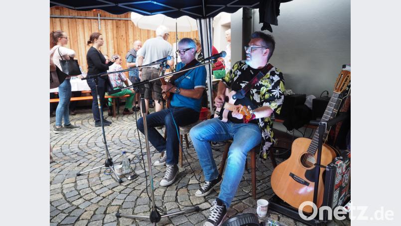 Das Duo Bernreuther/Gedon musiziert bei den Kulturfreunden Lobkowitz zwischen den Schlössern. krb