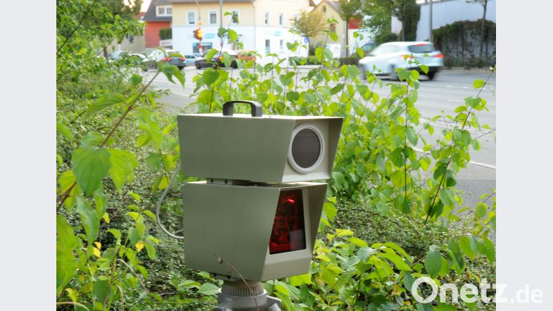 Mit einer hochwertigen Kamera-Linse gelingen dem Blitzer einwandfreie Bilder, auf denen sowohl das Gesicht des Fahrers, als auch das Kennzeichen optimal erkennbar sind. Stephan Huber