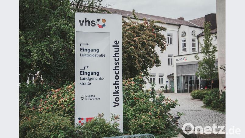 Die Volkshochschule Weiden-Neustadt befindet sich auch räumlich nahe bei der Regionalbibliothek. Beste Voraussetzungen also für eine enge Zusammenarbeit. Meister