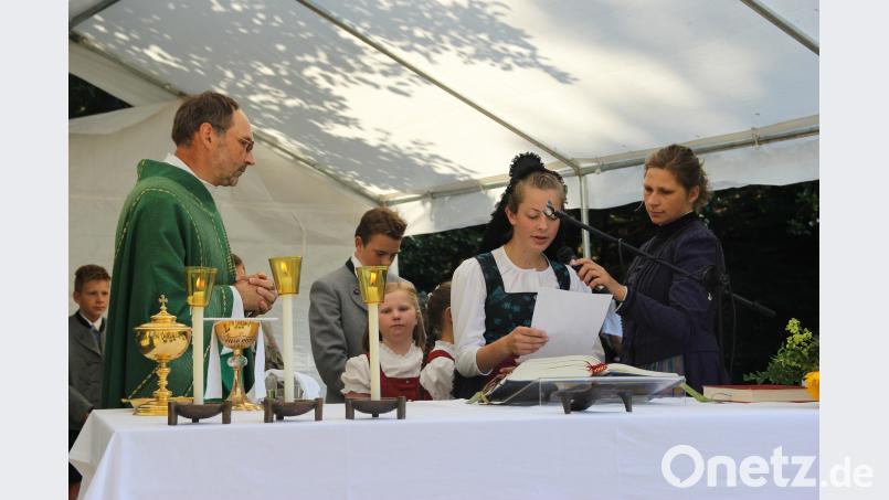 Die Kinder und Jugendlichen halfen bei der Gestaltung des Gottesdienstes Bild: ral