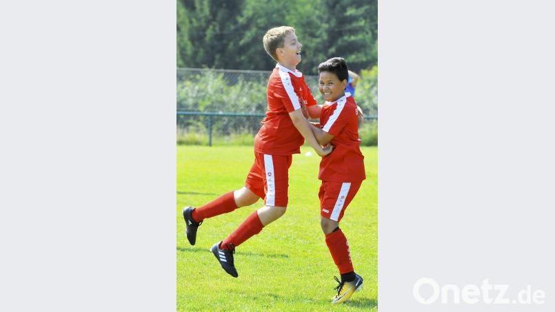 Sommerturniere der D-und E-Junioren mit Mädchenmannschaften beim TSV Theuern. zg