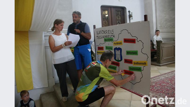 Schirmherr der Veranstaltung war Gerd Schönfelder, der zusammen mit Elvira Kastl die teilnehmenden Orte vorstellte. wro