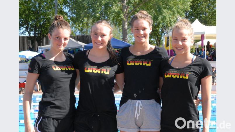 Bei den deutschen Schwimm-Meisterschaften in Berlin geht dieses Quartett des Tirschenreuther Schwimm-Clubs in den Staffelentscheidungen über 4 x 100 und 4 x 200 Meter Freistil an den Start. Von links: Kathrin Bachmeier, Viktoria Bogner, Carina Bönisch und Lena Rath. Gebert, Rudolf