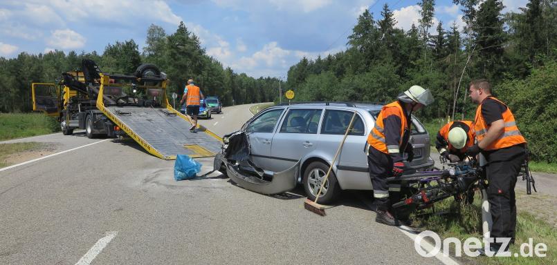 Der Skoda des 64-jährigen Unfallverursachers musste abgeschleppt werden. Hirsch